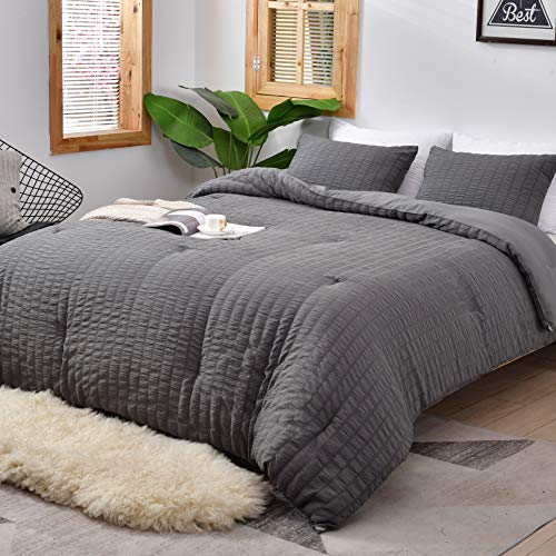 Best Comforter for Cat Hair: Top Pet Hair Resistant Bedding Picks