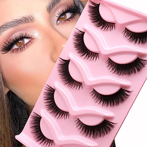 Best Eyelashes for Cat Eyes: Top Wispy & Natural False Lashes