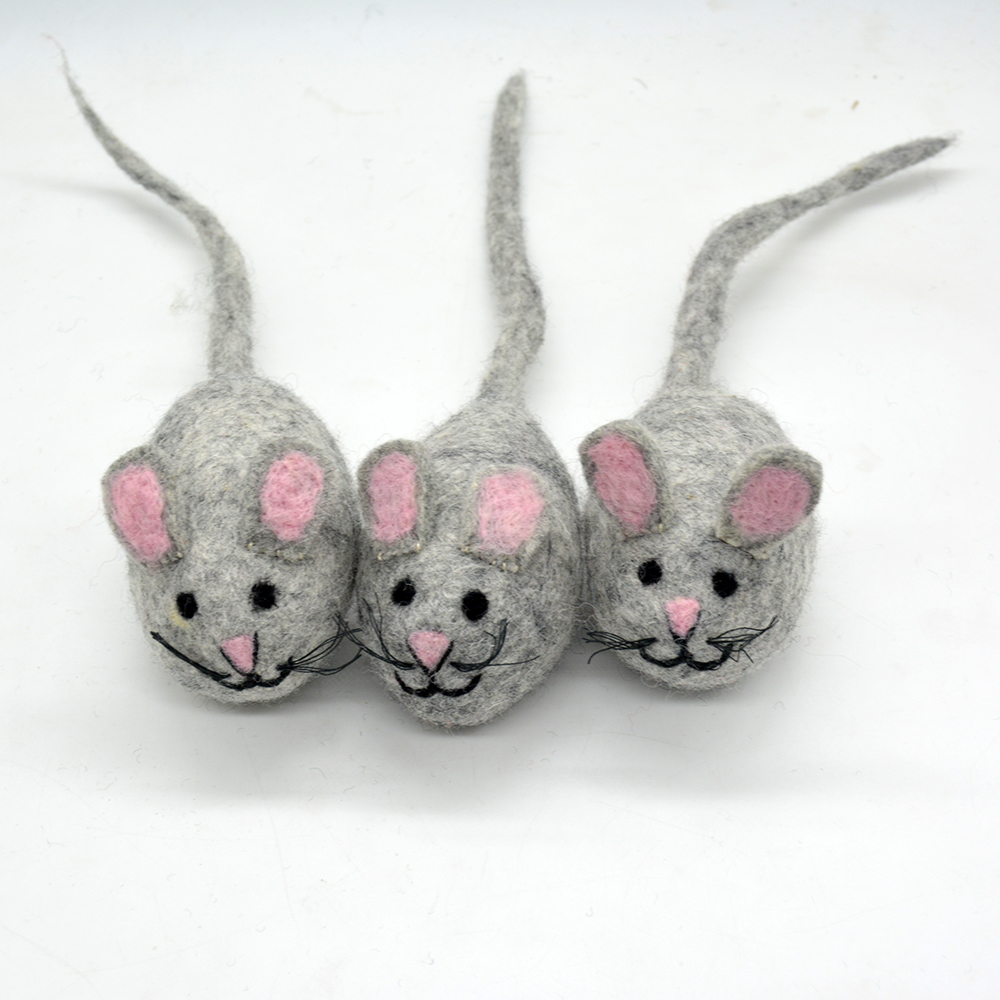 How to Make a Toy Mouse for Your Cat: Easy DIY Fun Ideas